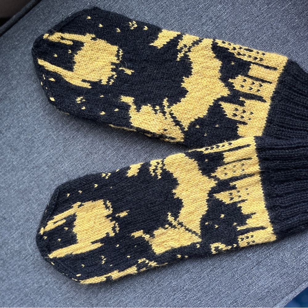 Black and Yellow Patterned mittens size L/XL